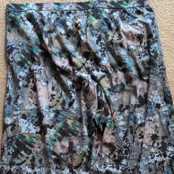 Camouflage Patterned Pants - Picture 7 of 9